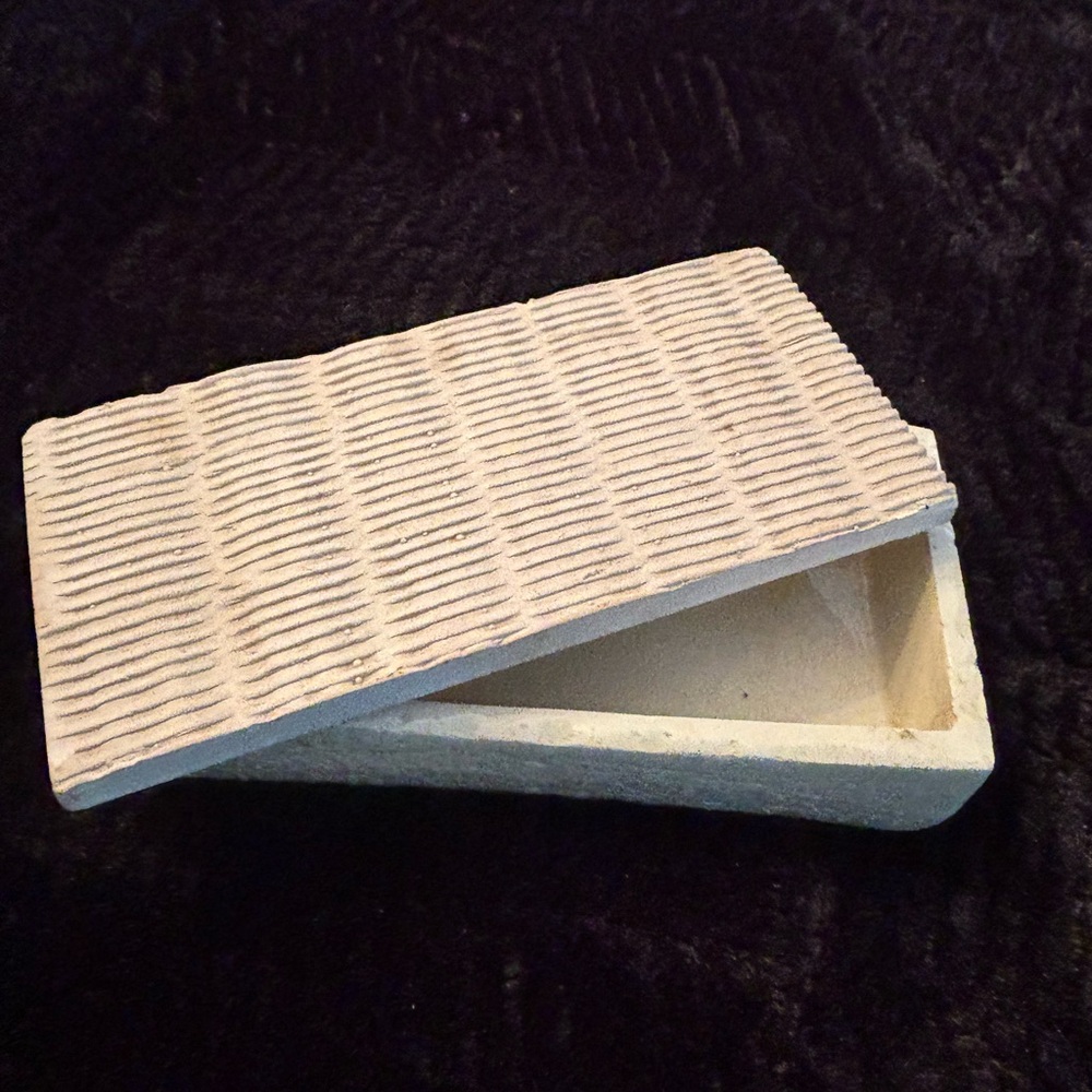 Vintage high end designer Bitossi ceramic box. Made in Italy